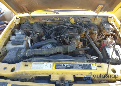 2002 Ford Ranger Edge/Tremor/Xlt from USA, damaged, VIN 1FTYR44V82TA72104